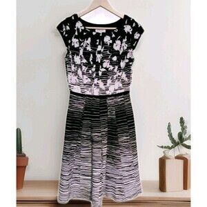 Elle Women’s Size Small Floral Abstract Fit & Flare Dress